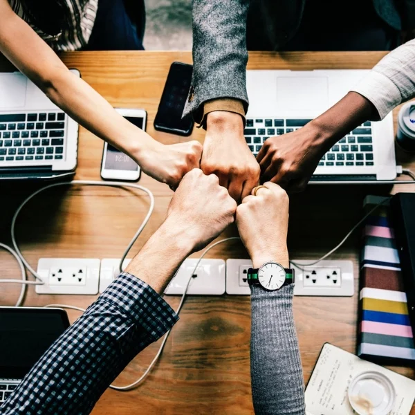 Bei Carpe Verba bieten wir im Bereich Team- und Organisationsentwicklung das Training Führungskräfte-Onboarding an.