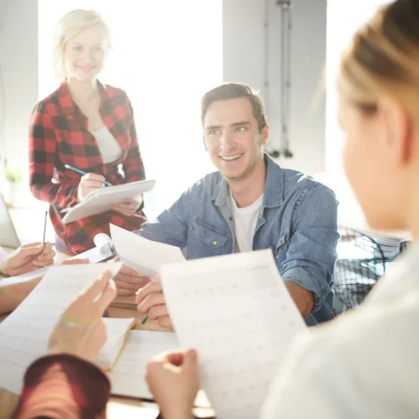 Bei Carpe Verba bieten wir im Bereich Team- und Organisationsentwicklung das Training Teamkultur entwickeln an.