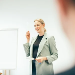 Bei Carpe Verba bieten wir im Bereich Pyramidale Kommunikation das Training Pyramidal Präsentieren an.