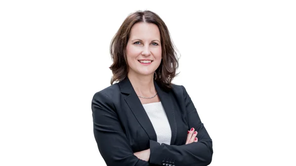 Hanne Philipp steht als Geschäftsführung und Ansprechpartnerin für Personal-und Organisationsentwicklung bei Carpe verba! in Regensburg zur Verfügung